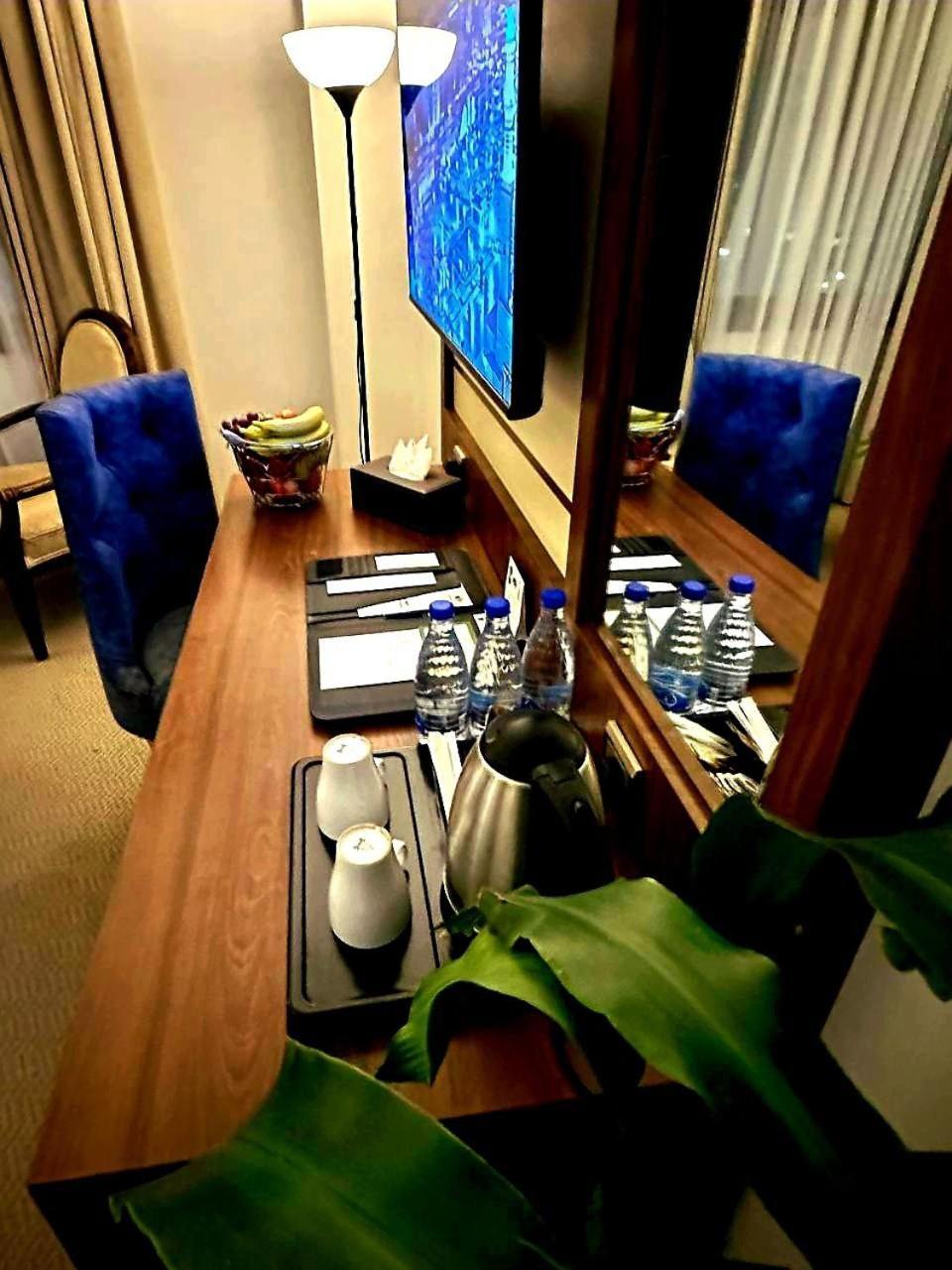 One Inn Hotel Медина Екстериор снимка