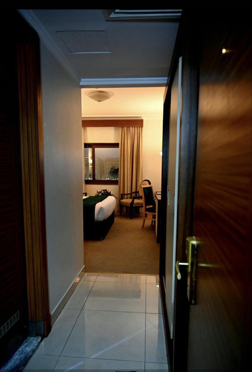 One Inn Hotel Медина Екстериор снимка