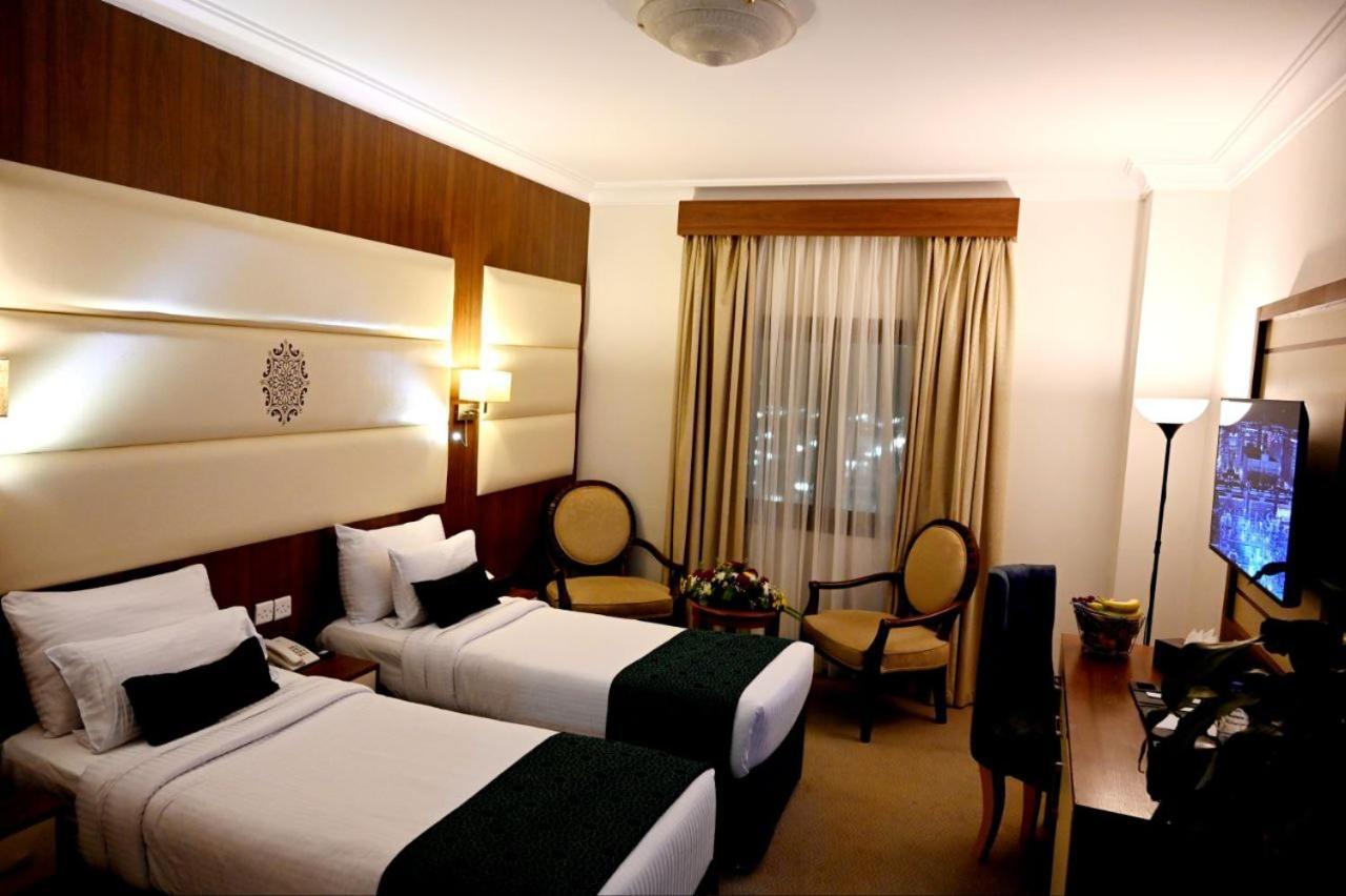One Inn Hotel Медина Екстериор снимка