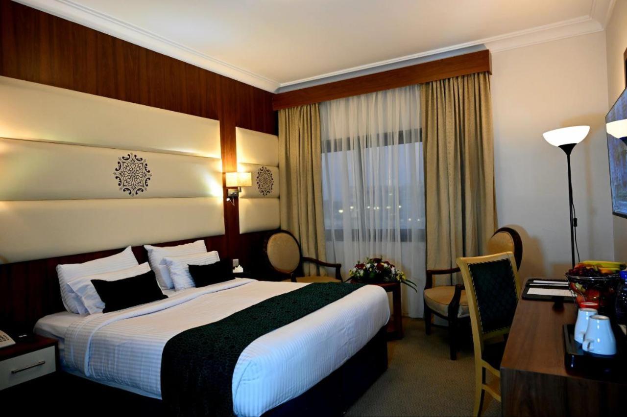 One Inn Hotel Медина Екстериор снимка