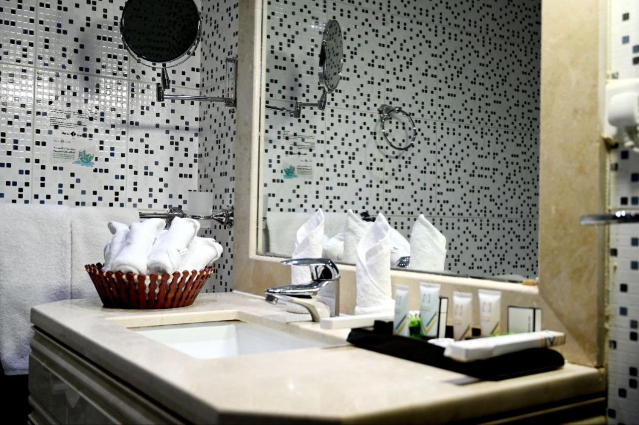 One Inn Hotel Медина Екстериор снимка