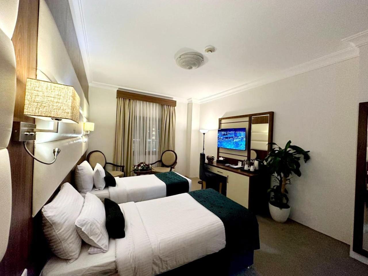 One Inn Hotel Медина Екстериор снимка